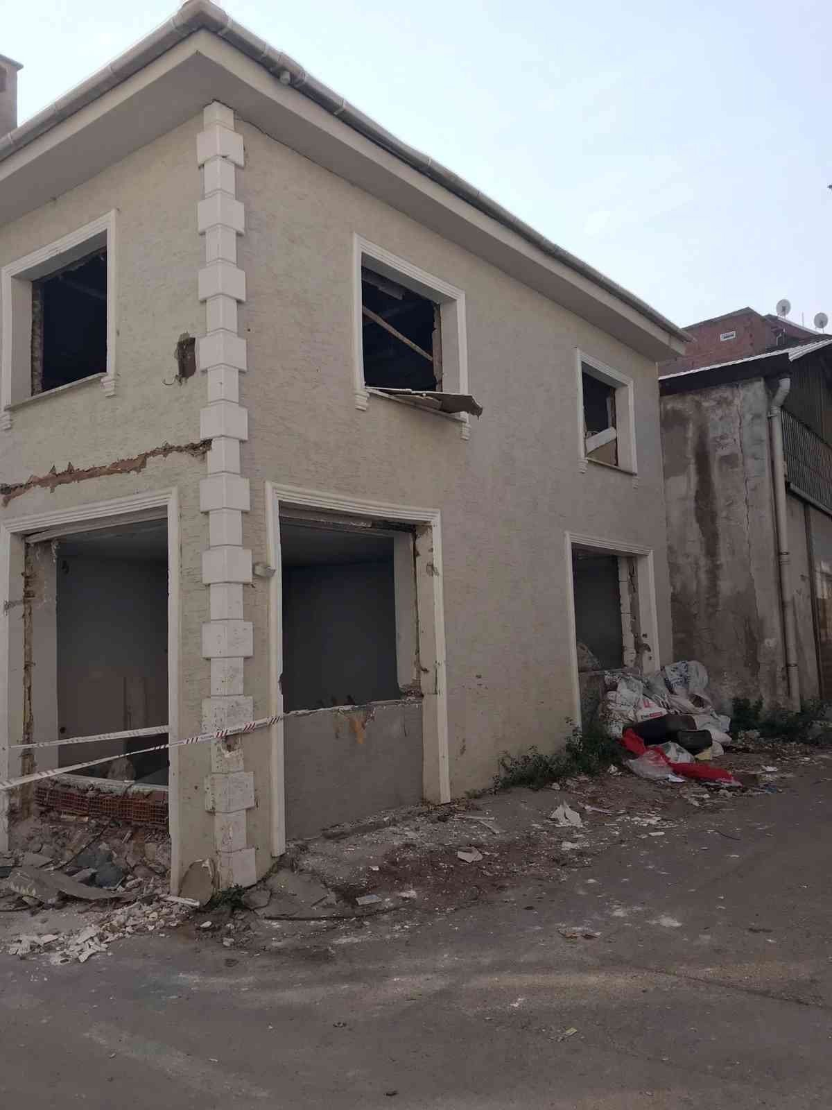 Metruk binalar huzur ortamı için yıkılıyor