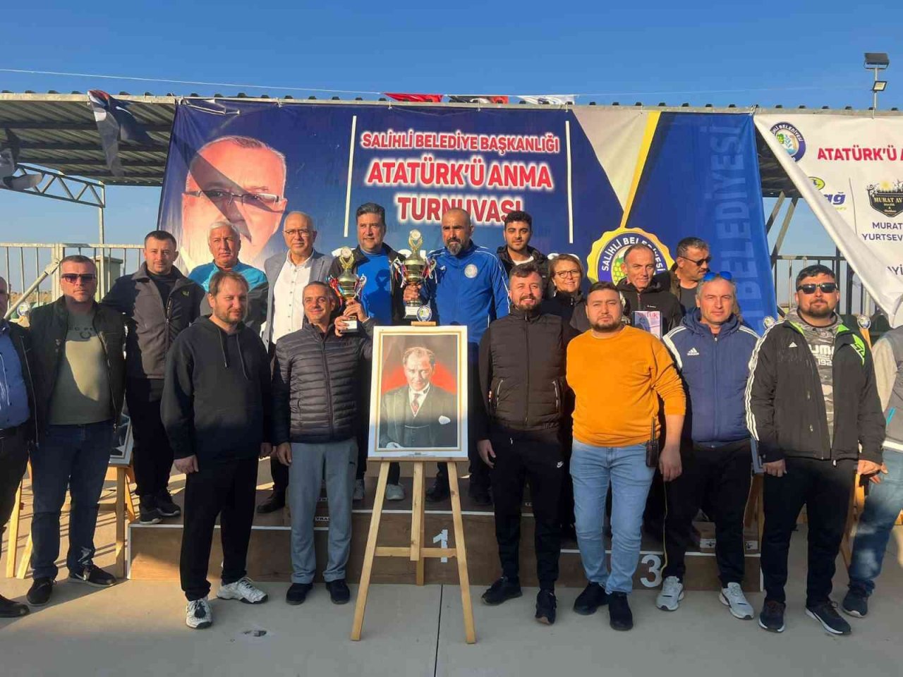 Salihli’de Atatürk’ü Anma Turnuvası’nda dereceye girenlere ödül