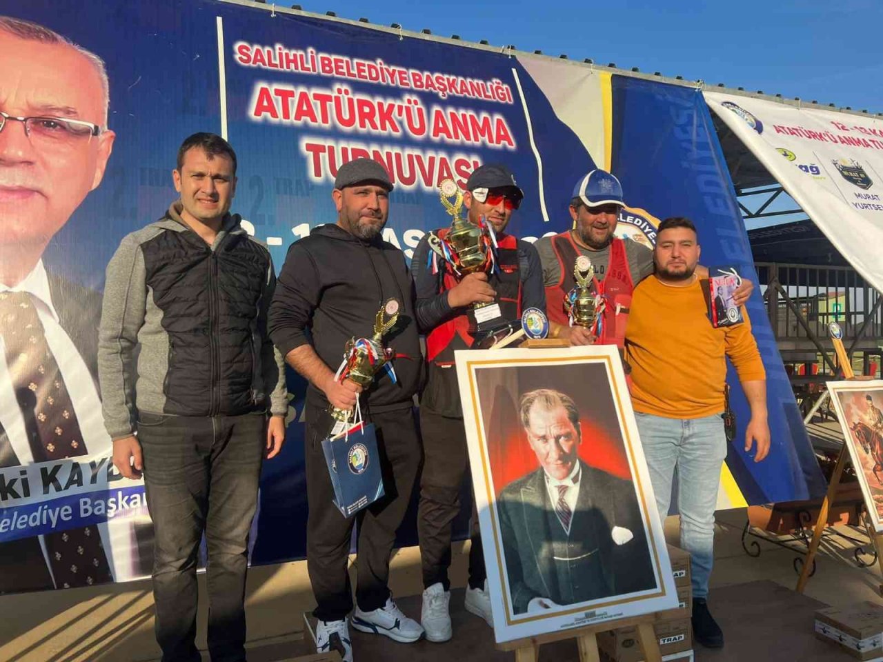 Salihli’de Atatürk’ü Anma Turnuvası’nda dereceye girenlere ödül