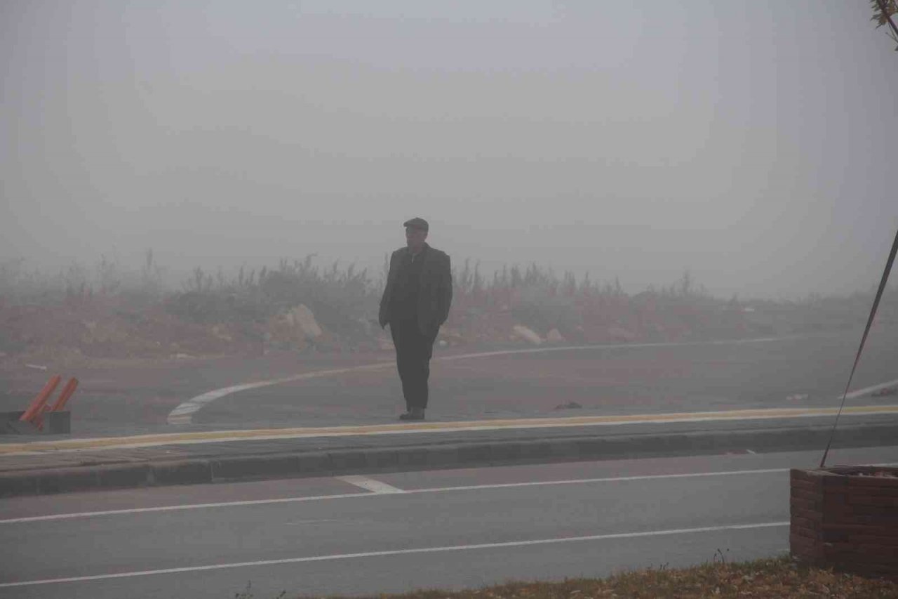 Sis etkili oldu, göz gözü görmedi