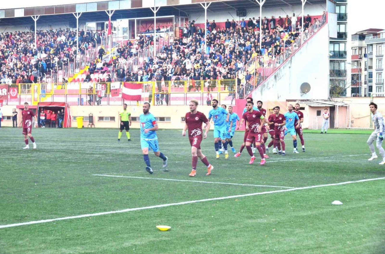 Yunusemre 90+7’de galibiyeti kaçırdı: 2-2