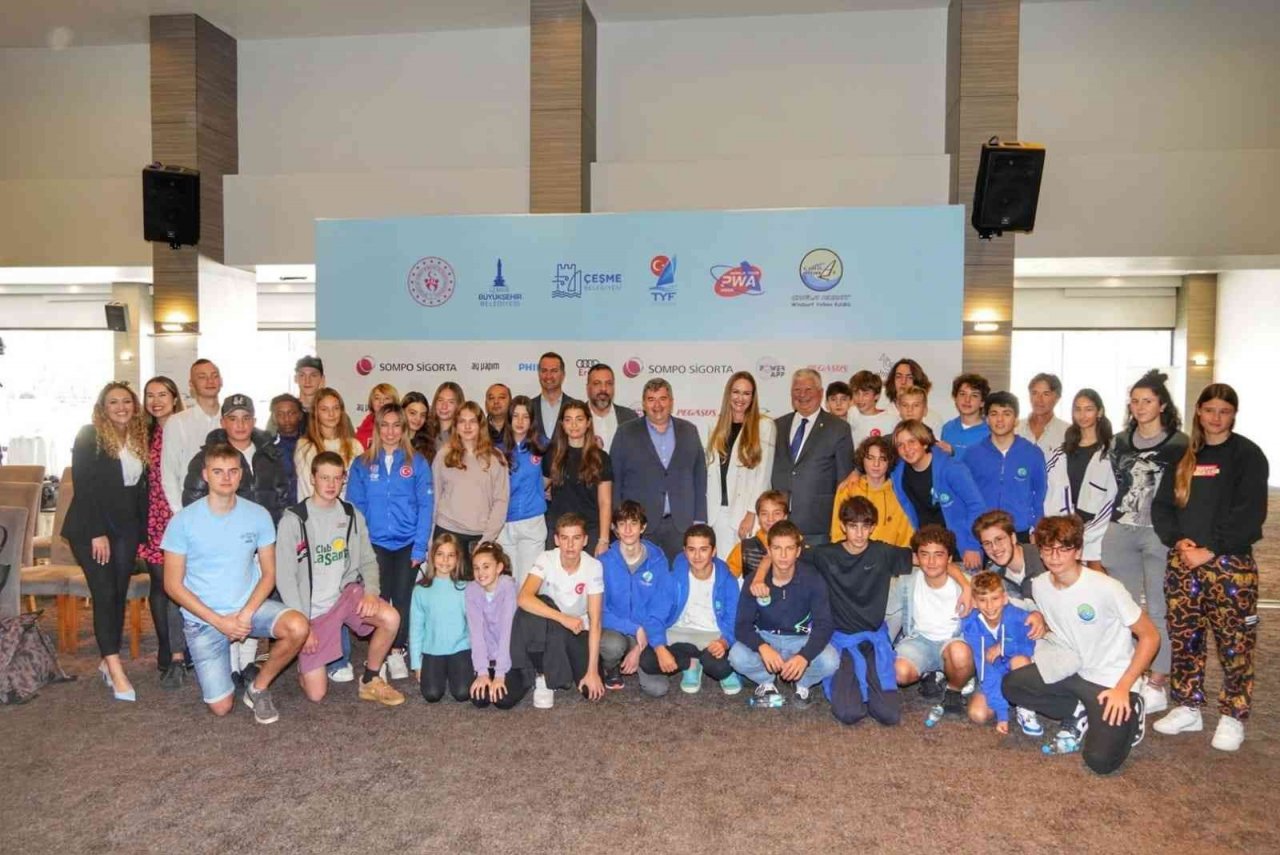 Alaçatı Wind Fest, Alaçatı’nın sörf bölgesi olarak korunması amacıyla düzenleniyor