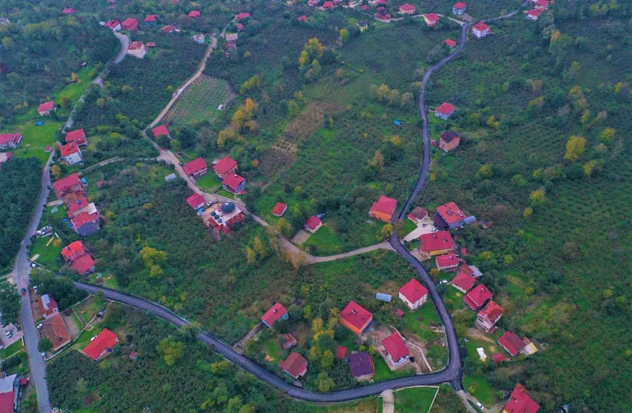 Altınordu’nun yollara sıcak dokunuşu devam ediyor