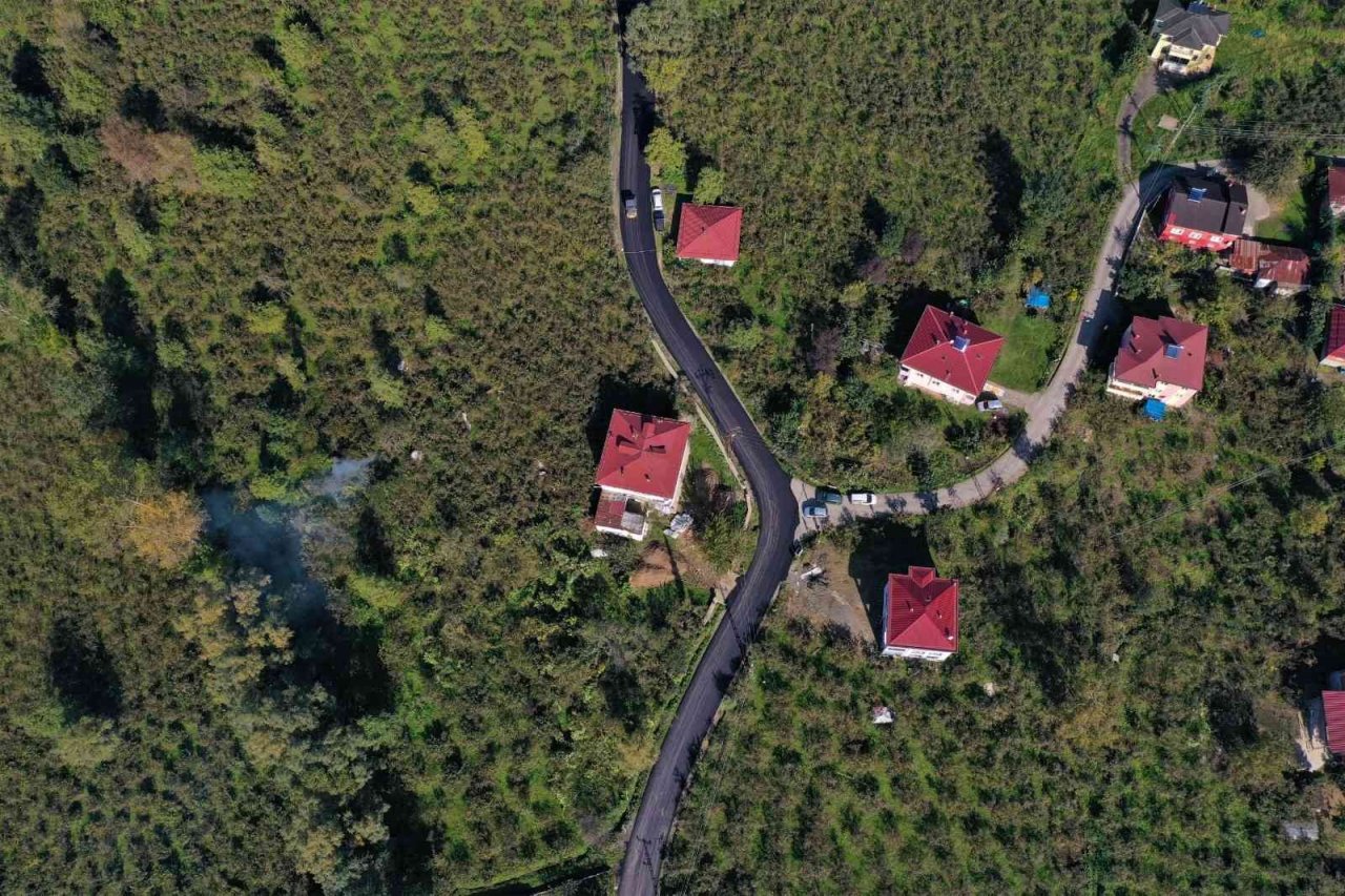 Altınordu’nun yollara sıcak dokunuşu devam ediyor