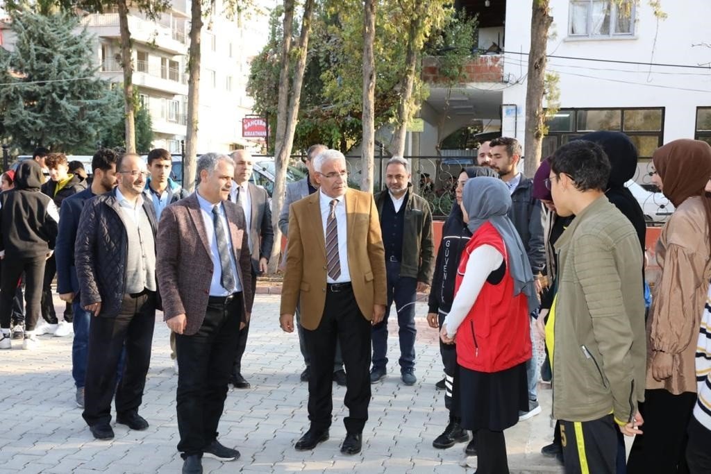 Başkan Güder, gençlerle buluştu