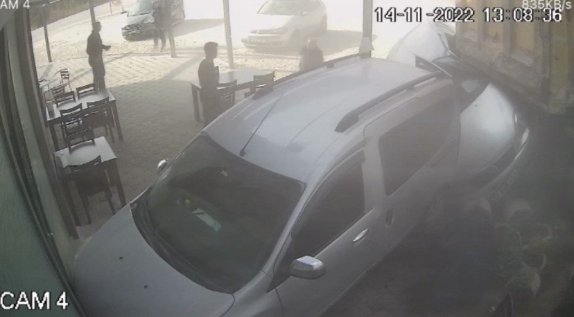 Bursa’da freni boşalan hafriyat kamyonu dehşet saçtı, o anlar kameralarda