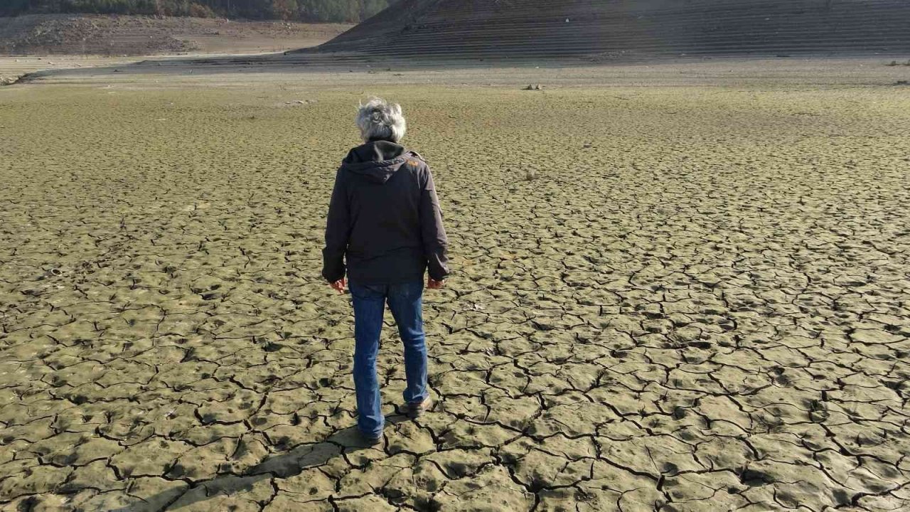 Bursa’da kuraklık alarmı....Tamamen kurudu, havadan böyle görüntülendi