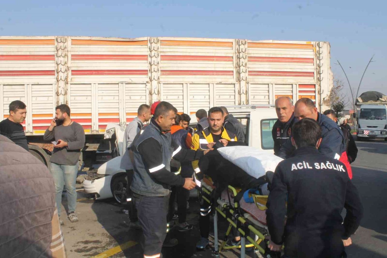 Manisa yolunda kaza: 3 yaralı