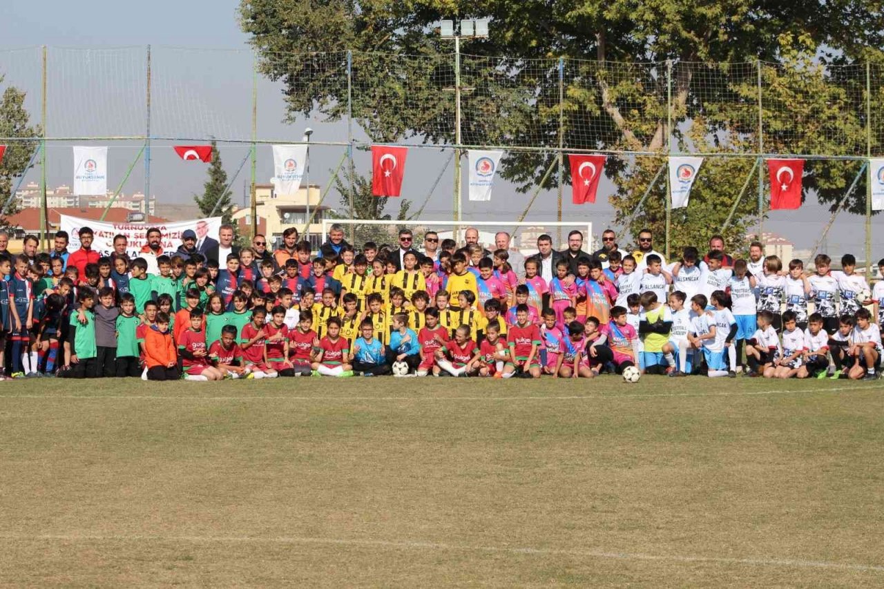 Denizlispor Başkanı Uz çocuk yetenekleri yalnız bırakmadı