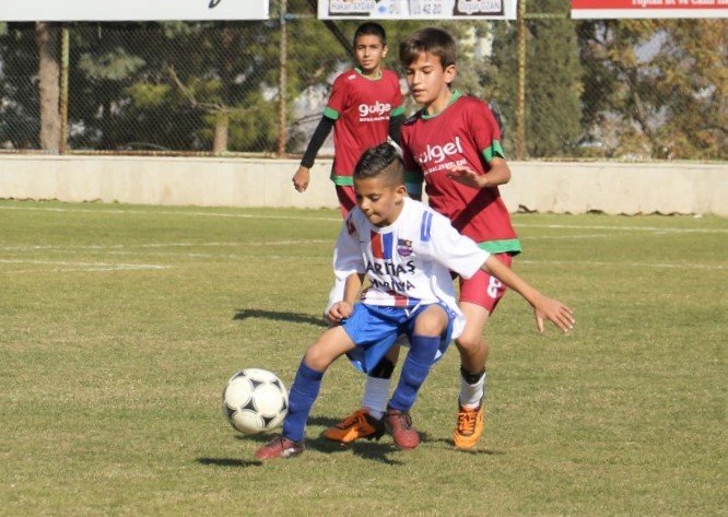 Denizlili sporcular bu turnuvada boy gösteriyor