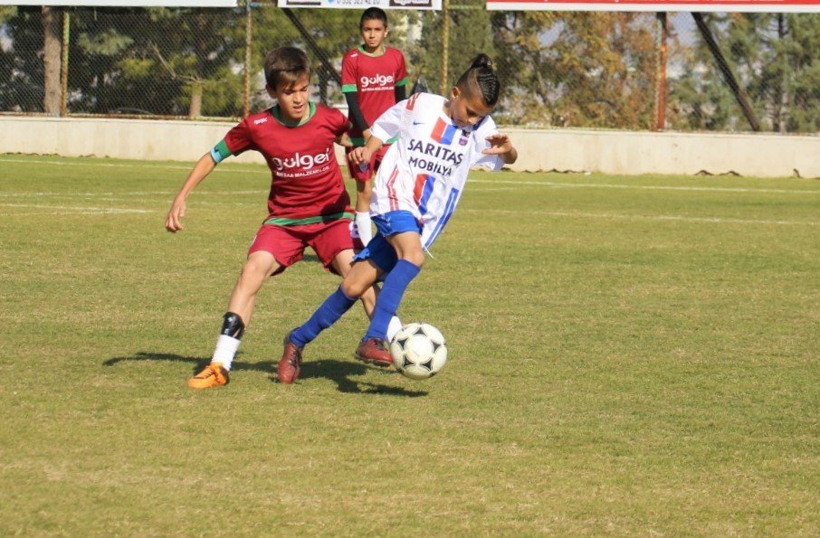 Denizlili sporcular bu turnuvada boy gösteriyor