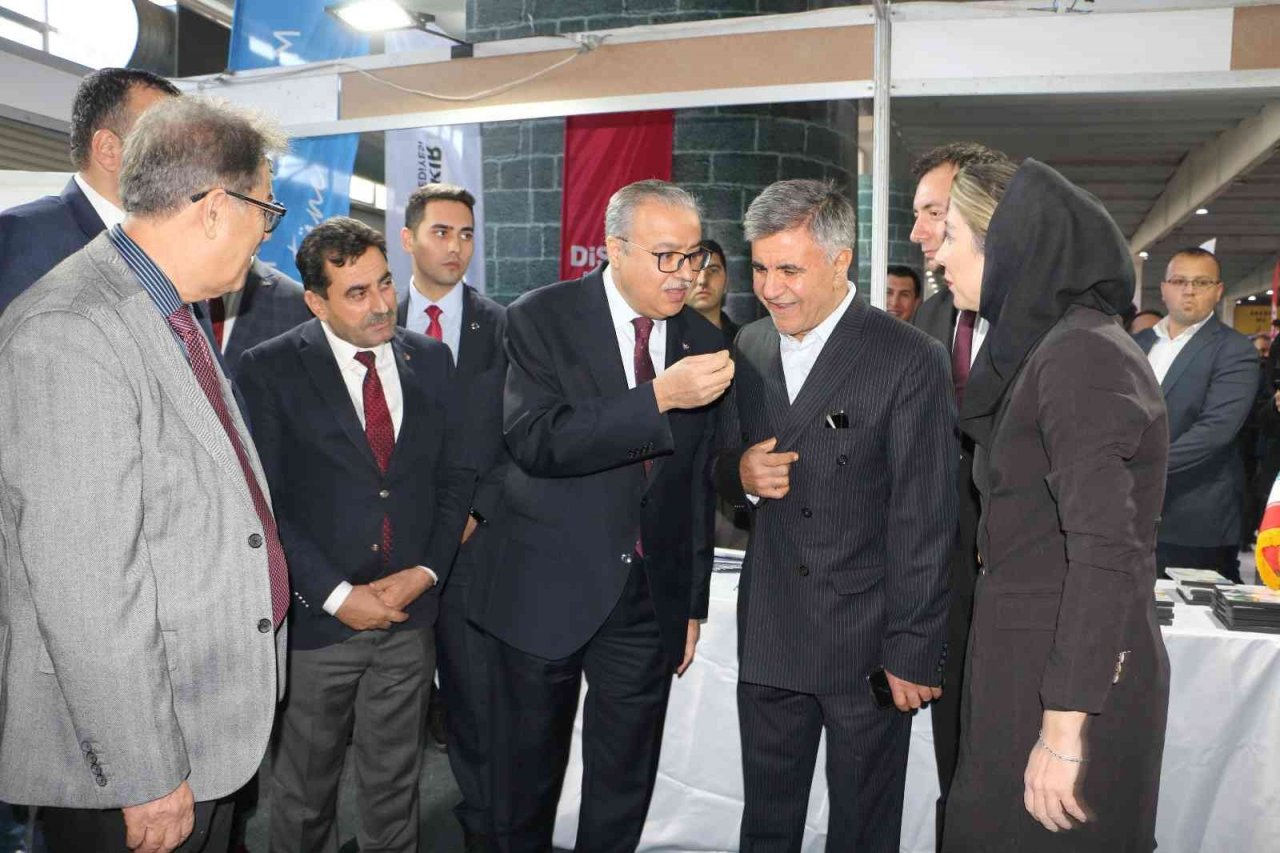 Diyarbakır’da yöresel lezzetler fuarı açıldı