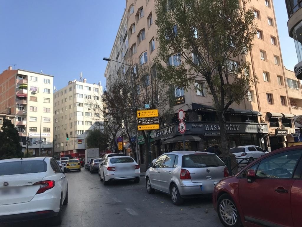 Duyarsız sürücüler trafiği böyle sıkıştırıyor