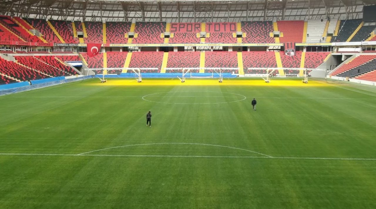 Gaziantep Kalyon Stadı milli maça hazırlanıyor