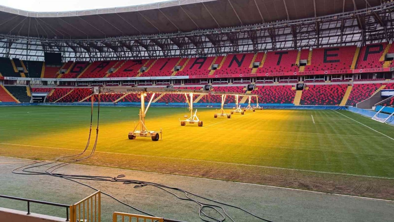 Gaziantep Kalyon Stadı milli maça hazırlanıyor