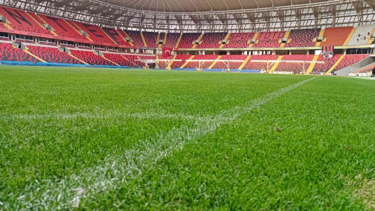 Gaziantep Kalyon Stadı milli maça hazırlanıyor