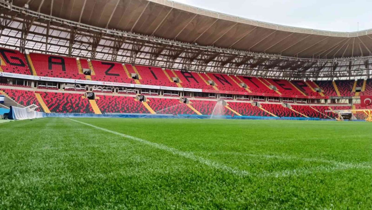 Gaziantep Kalyon Stadı milli maça hazırlanıyor