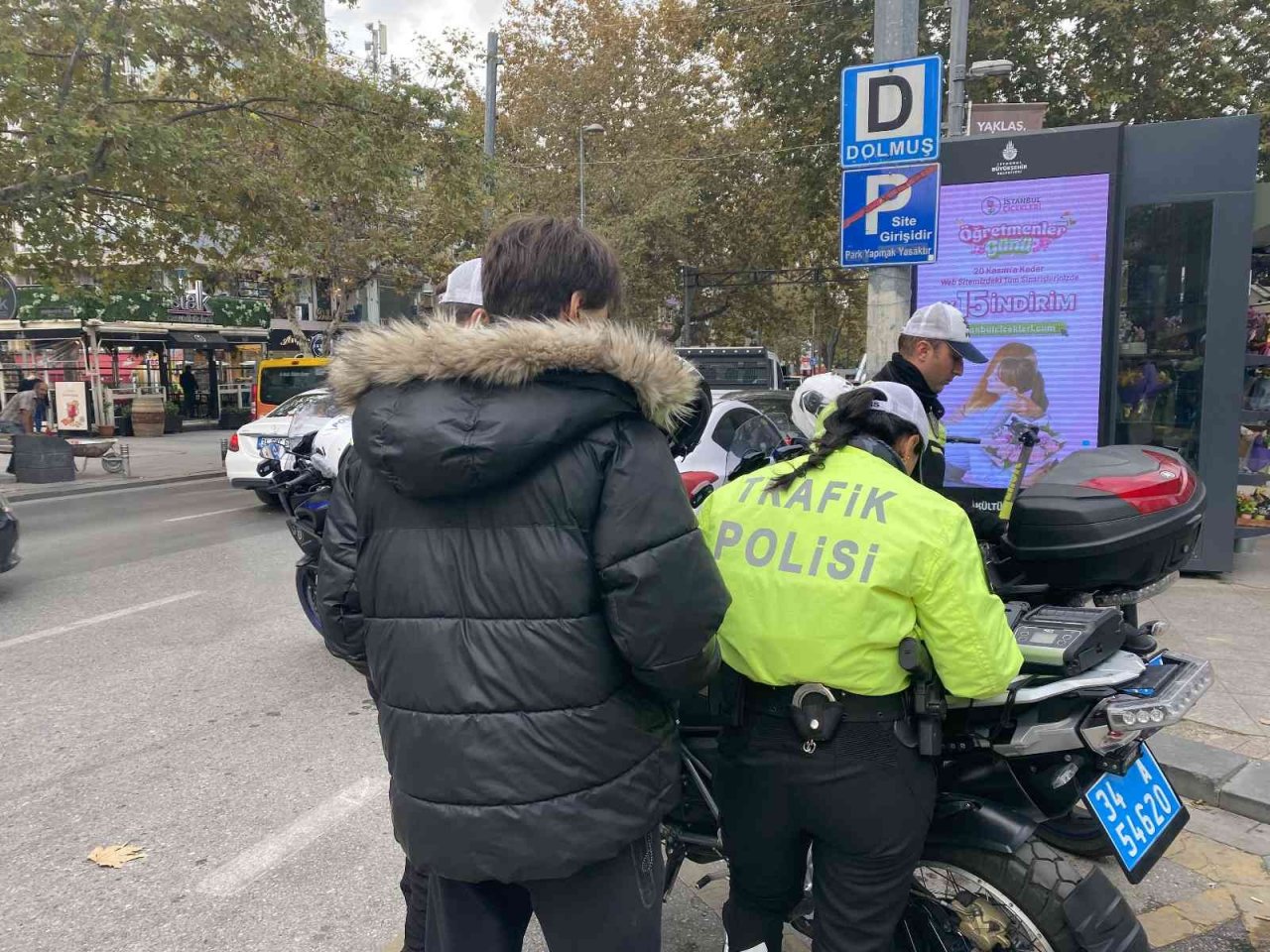 Kadıköy’de elektrikli scooter denetiminde sürücülere ceza yağdı
