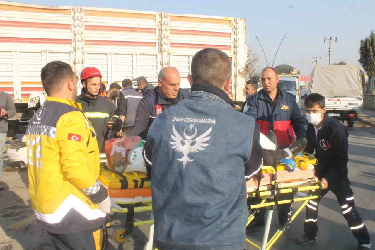 Manisa yolunda kaza: 3 yaralı