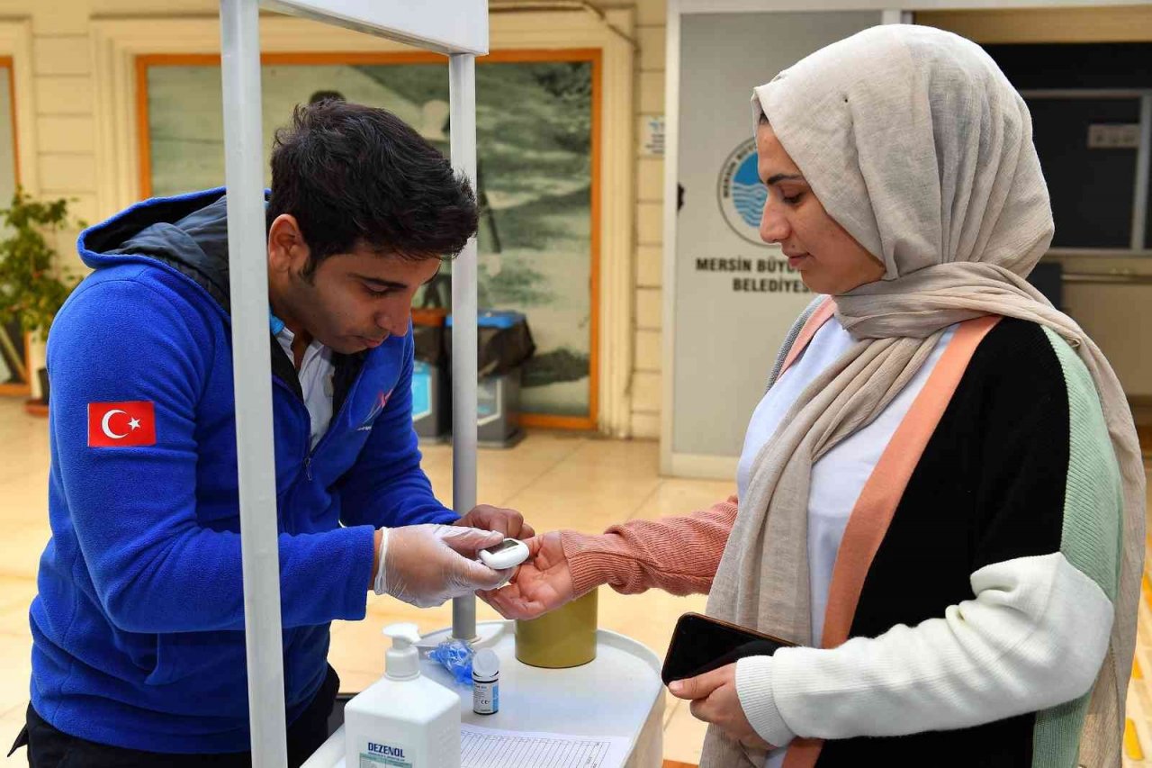 Mersin’de belediye çalışanlarına diyabet taraması yapıldı