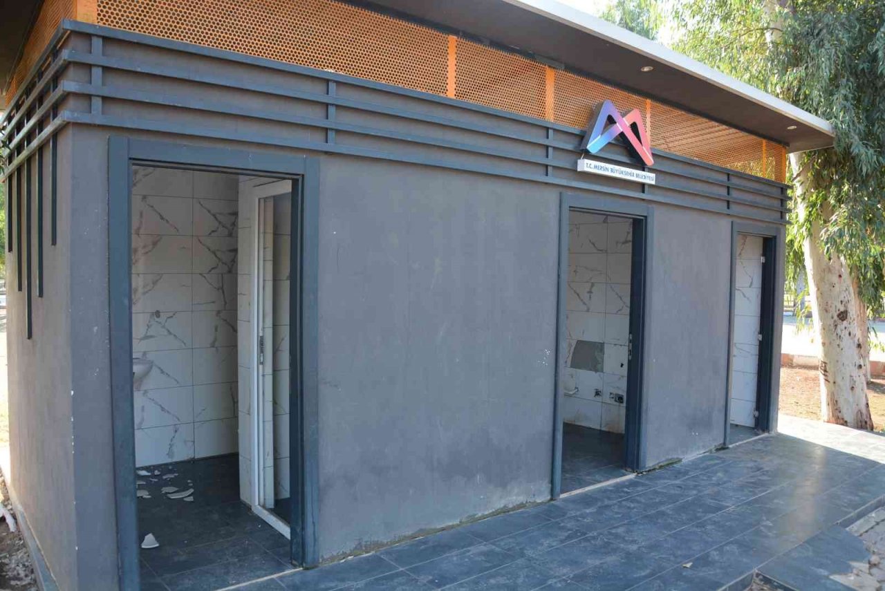 Mersin’de mesire alanındaki tesislere çirkin saldırı