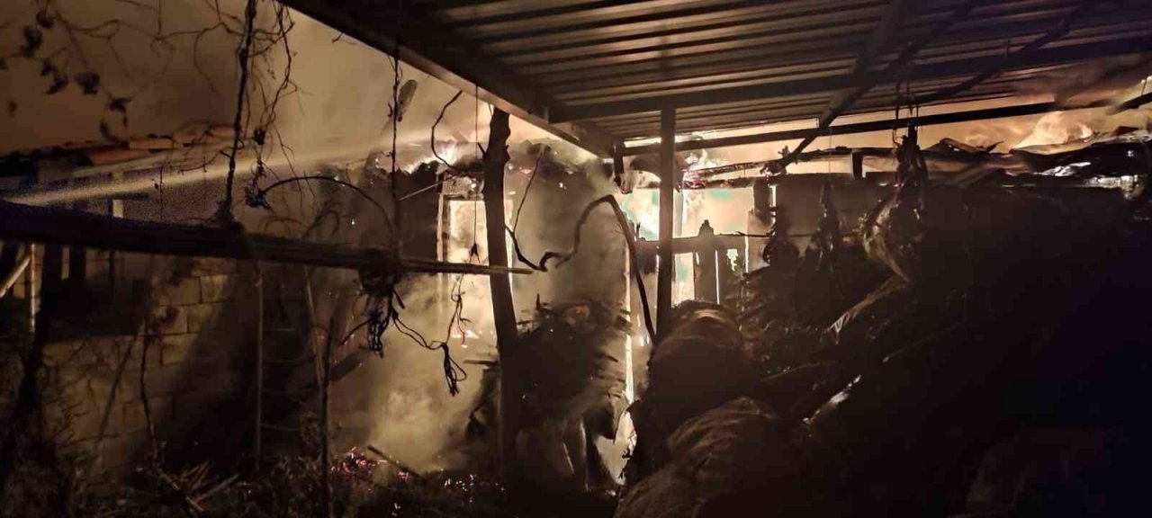 Muğla’da ahır yangını