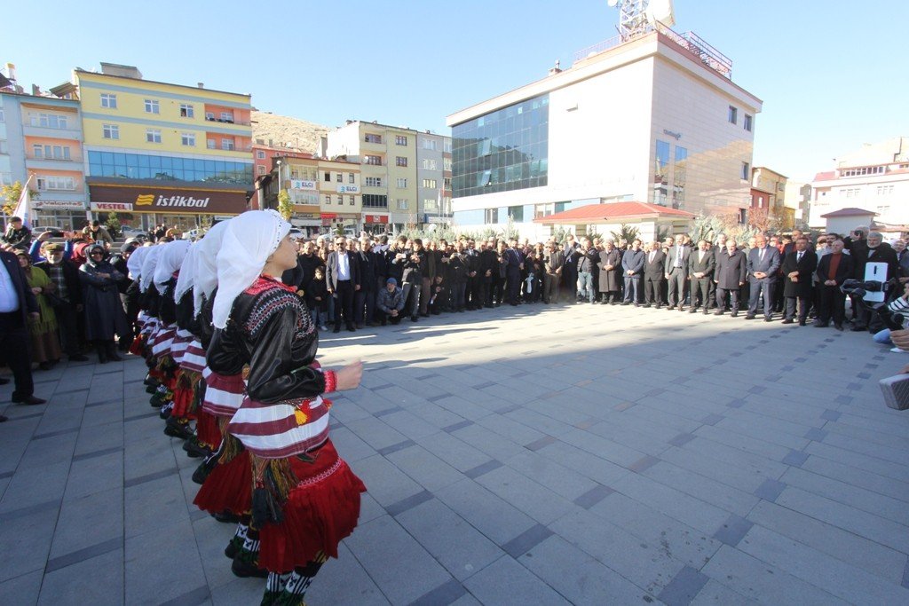 Bayburt’ta, Yıldızlar Türkiye Şampiyonası öncesi kortej yürüyüşü yapıldı