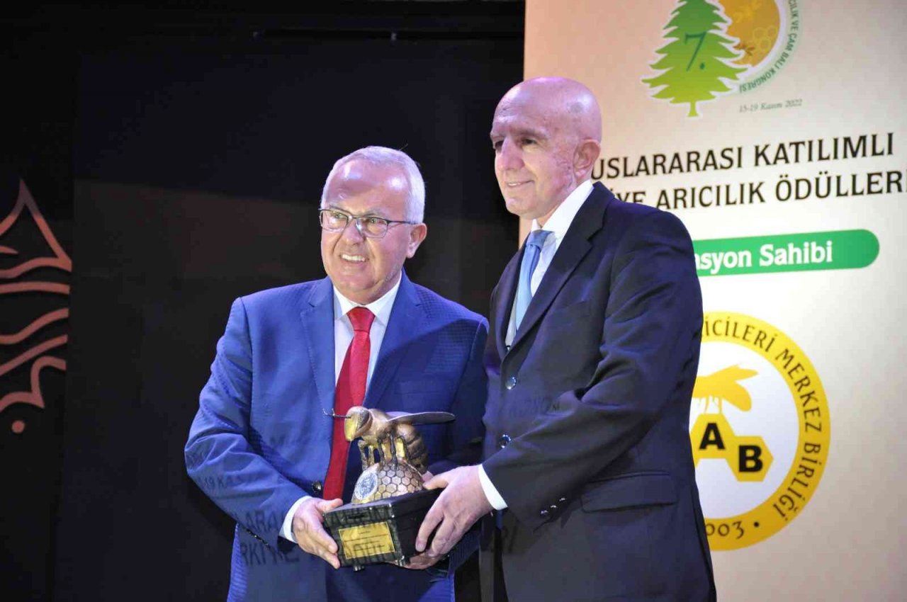 Muğla’da başarılı arıcılar ödüllendirildi