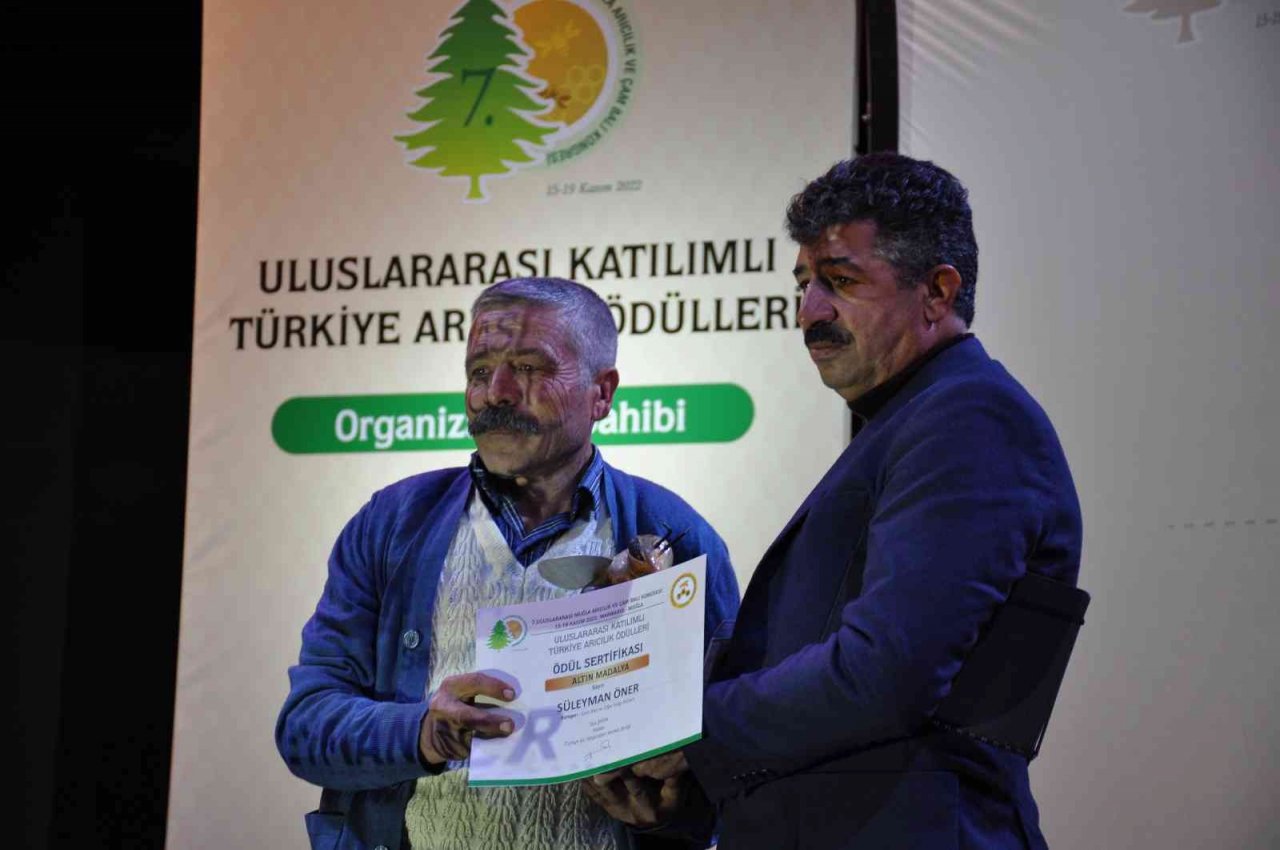 Muğla’da başarılı arıcılar ödüllendirildi