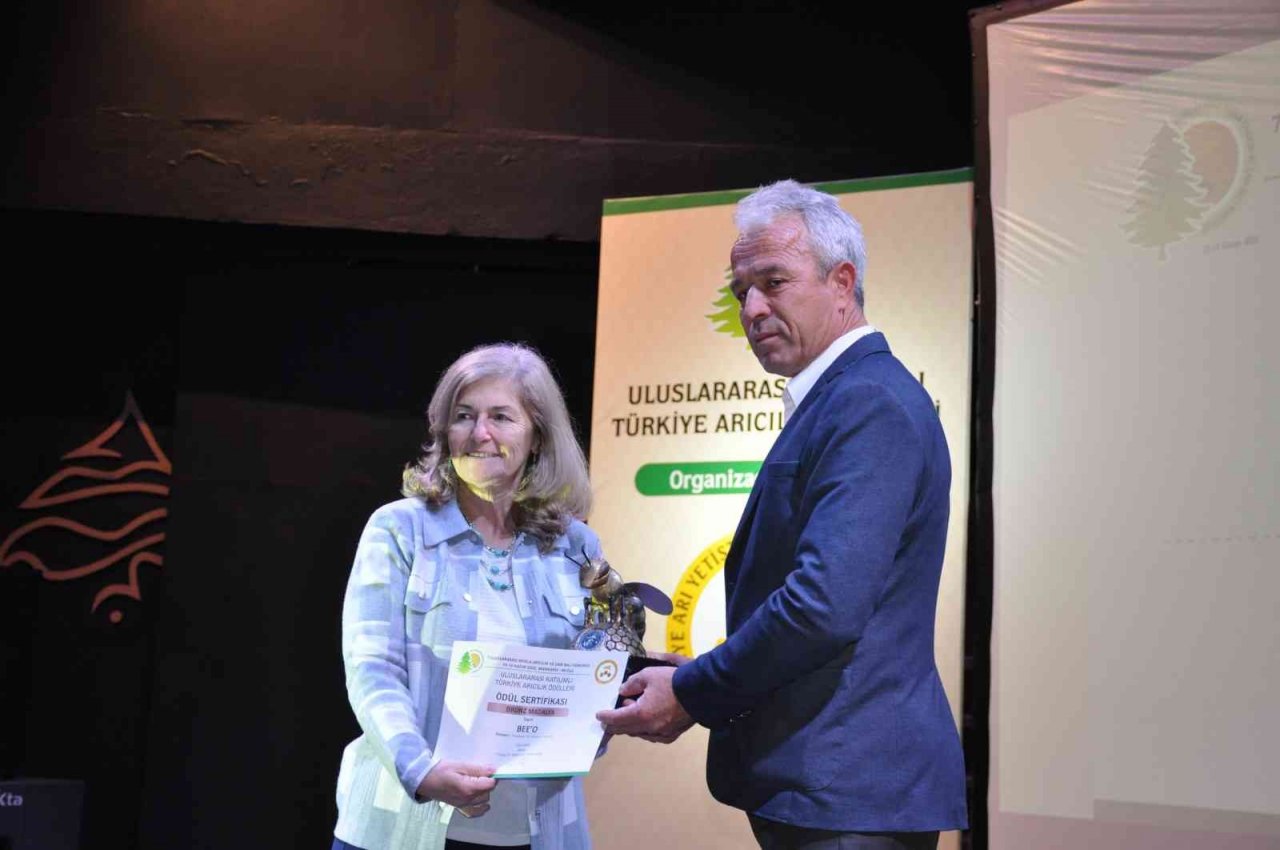 Muğla’da başarılı arıcılar ödüllendirildi