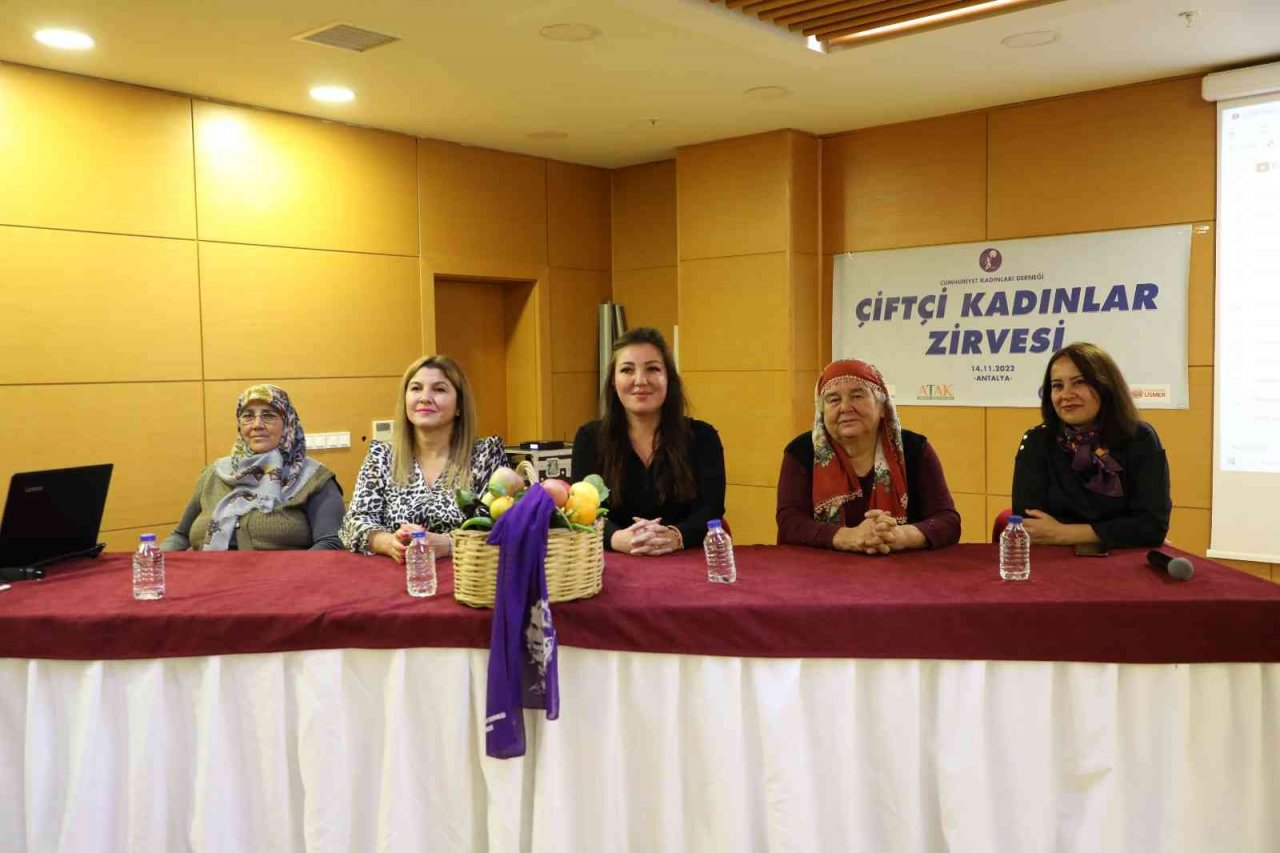 Büyükşehir’de çiftçi kadınlar zirvesi yapıldı