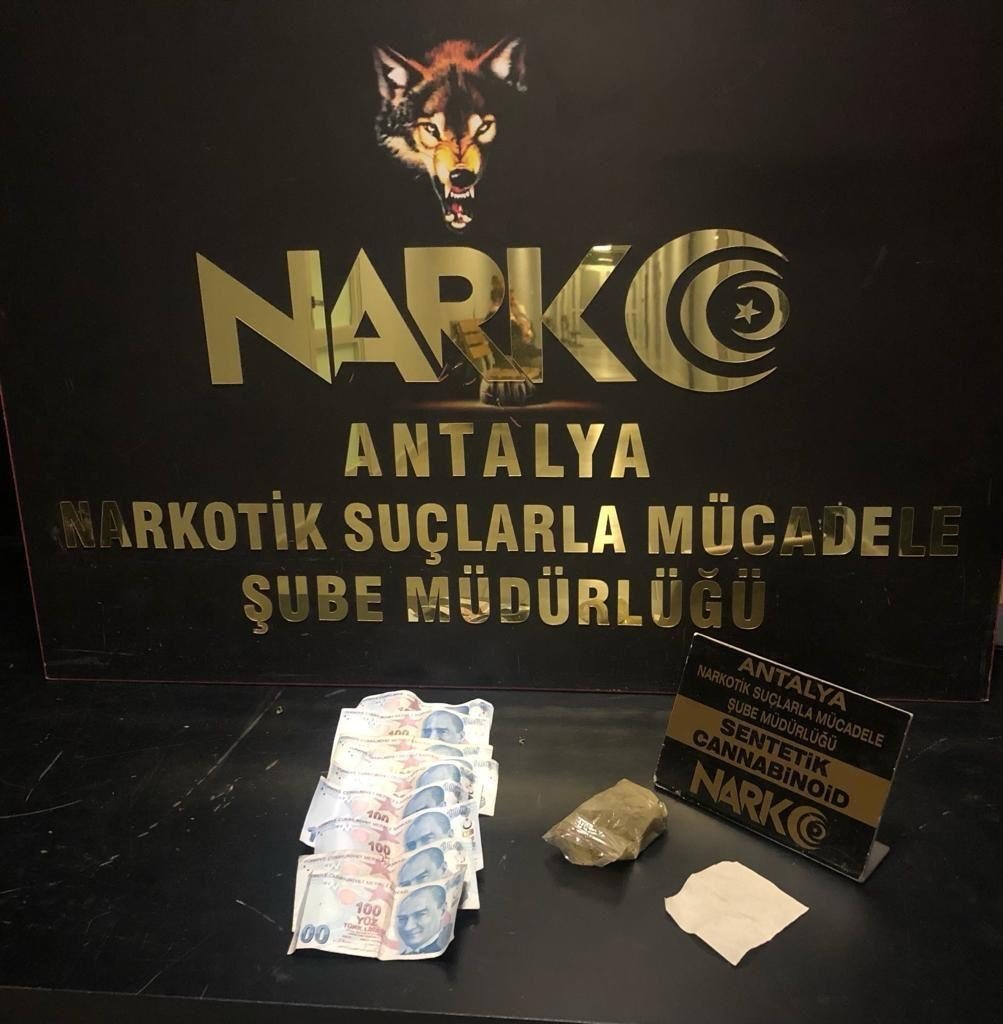 Antalya emniyetinden sokak satıcılarına operasyon