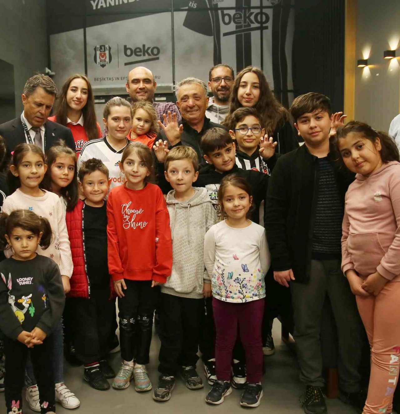 Ahmet Nur Çebi, şehit aileleriyle buluştu