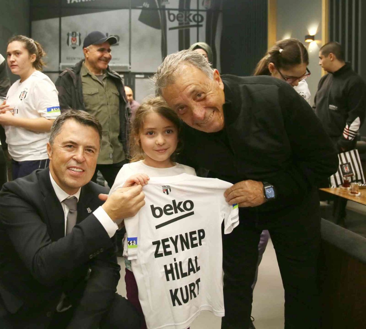 Ahmet Nur Çebi, şehit aileleriyle buluştu