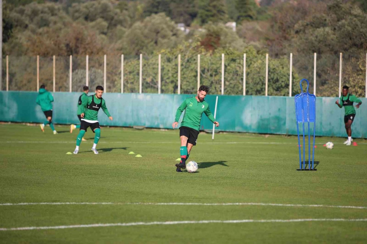 İsmet Taşdemir: "Tuzlaspor maçında geçen haftayı telafi etmemiz gerekiyor"