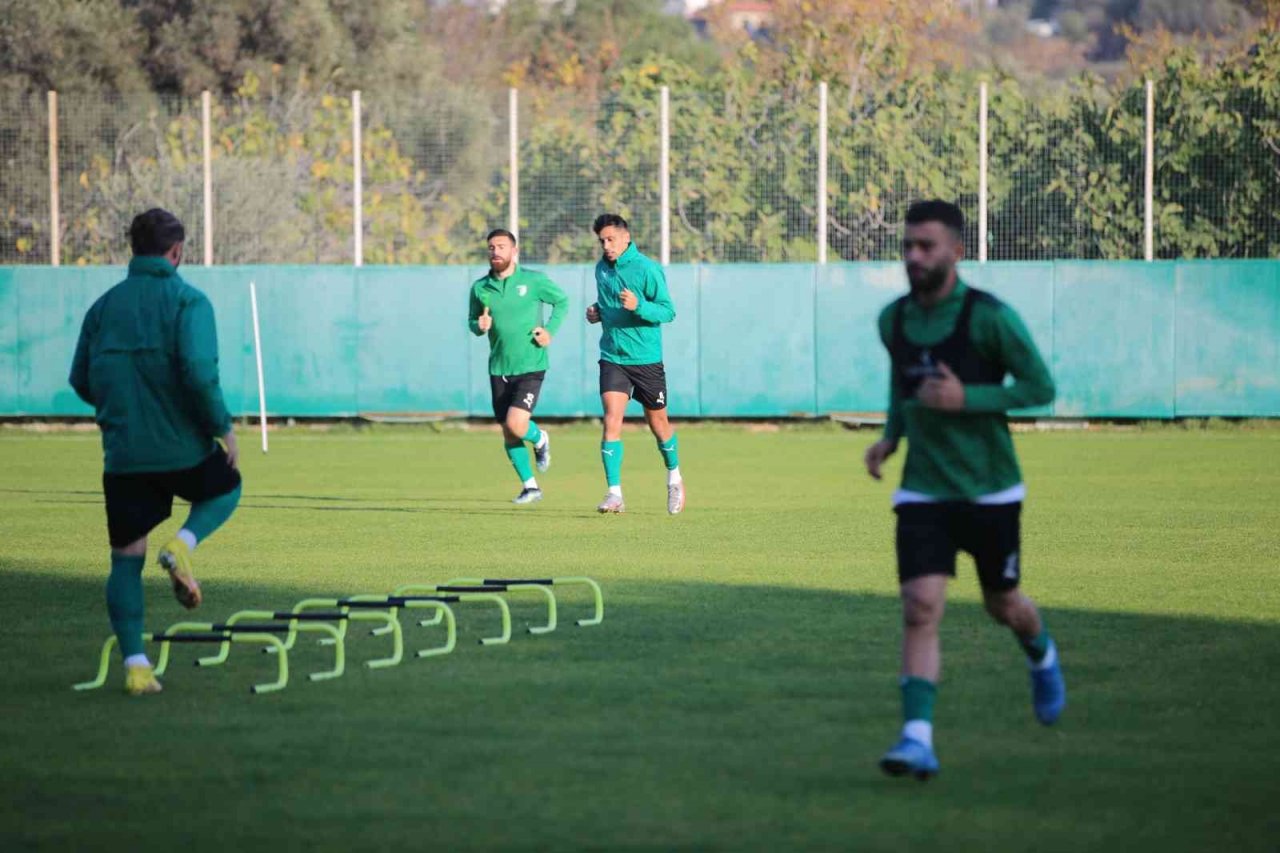 İsmet Taşdemir: "Tuzlaspor maçında geçen haftayı telafi etmemiz gerekiyor"