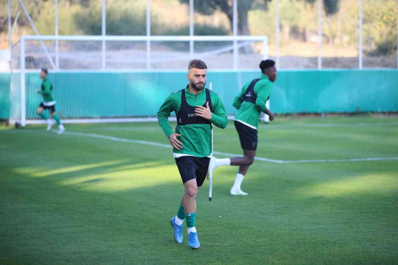 İsmet Taşdemir: "Tuzlaspor maçında geçen haftayı telafi etmemiz gerekiyor"