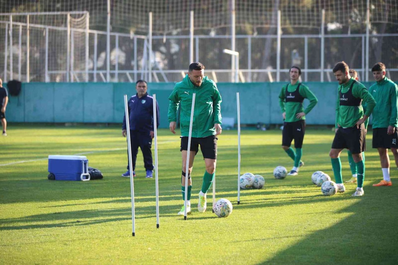 İsmet Taşdemir: "Tuzlaspor maçında geçen haftayı telafi etmemiz gerekiyor"
