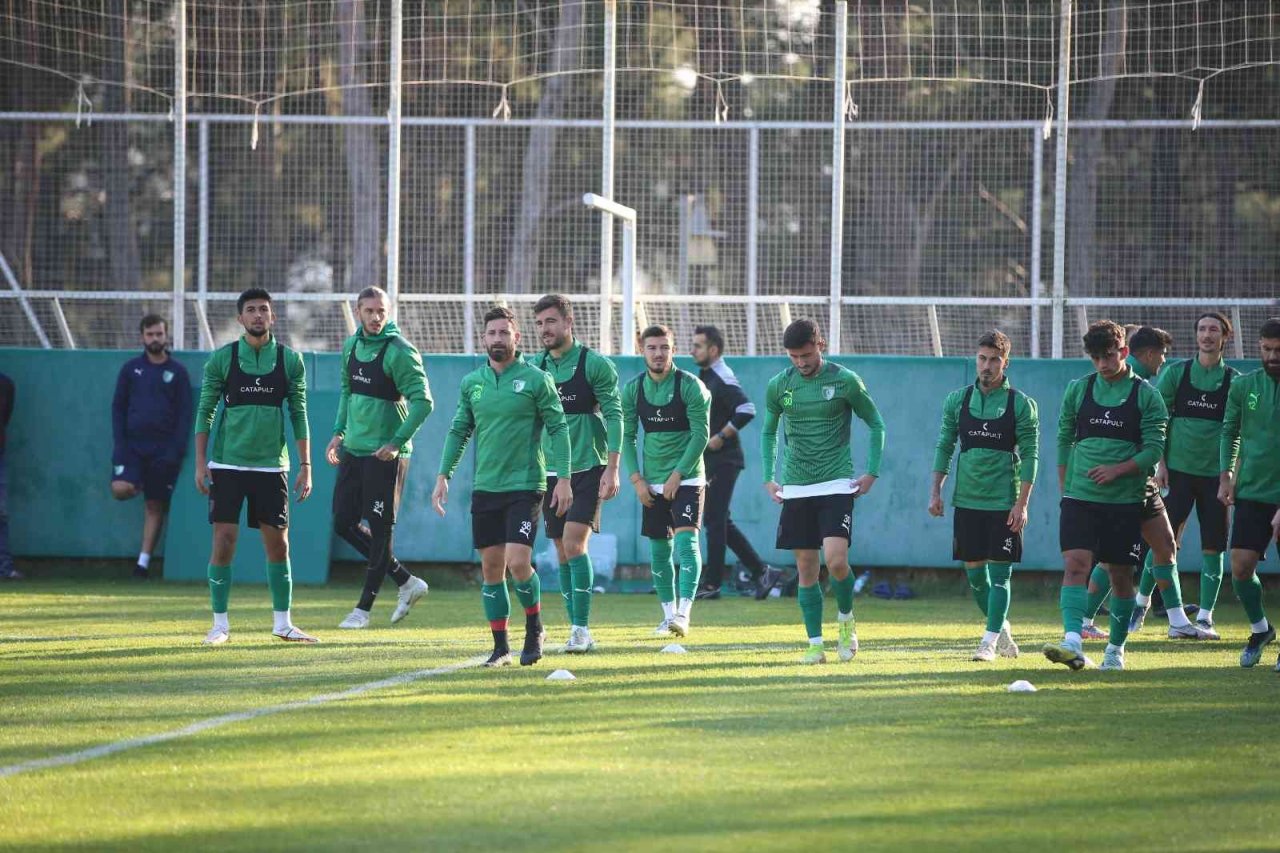 İsmet Taşdemir: "Tuzlaspor maçında geçen haftayı telafi etmemiz gerekiyor"