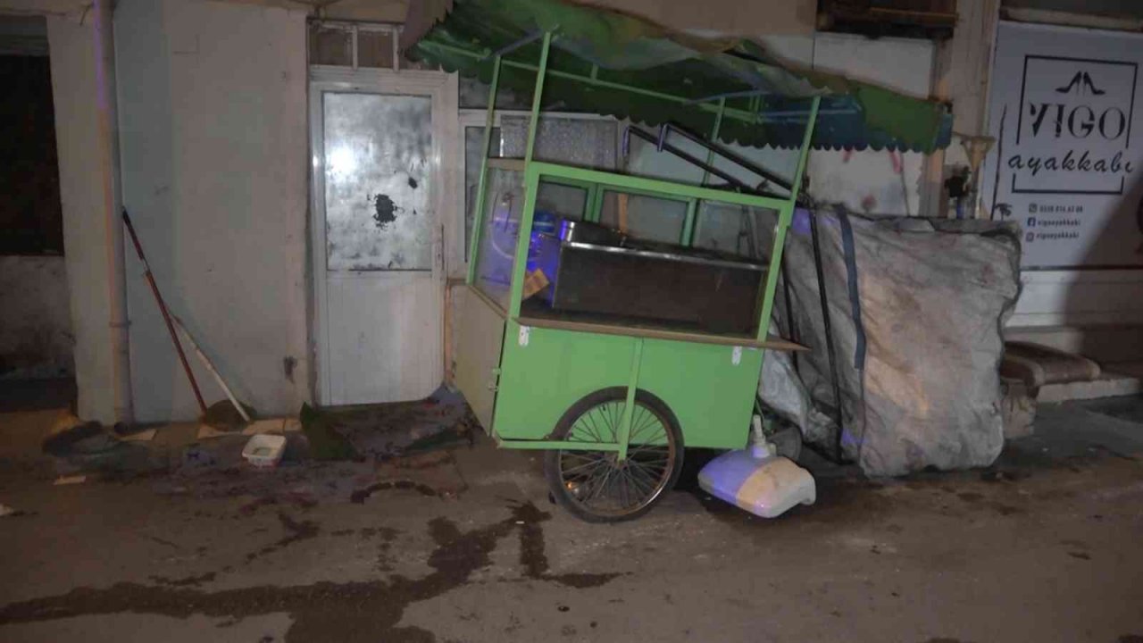 Sigara içerken uyuyakalınca kendisi de yandı