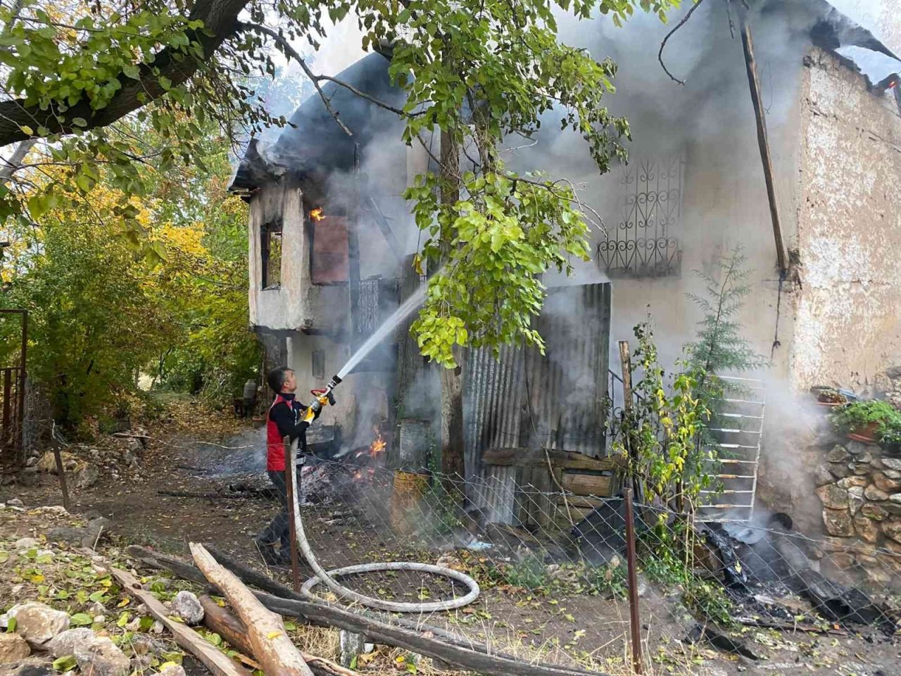 Elazığ’da yangın: 1 yaralı