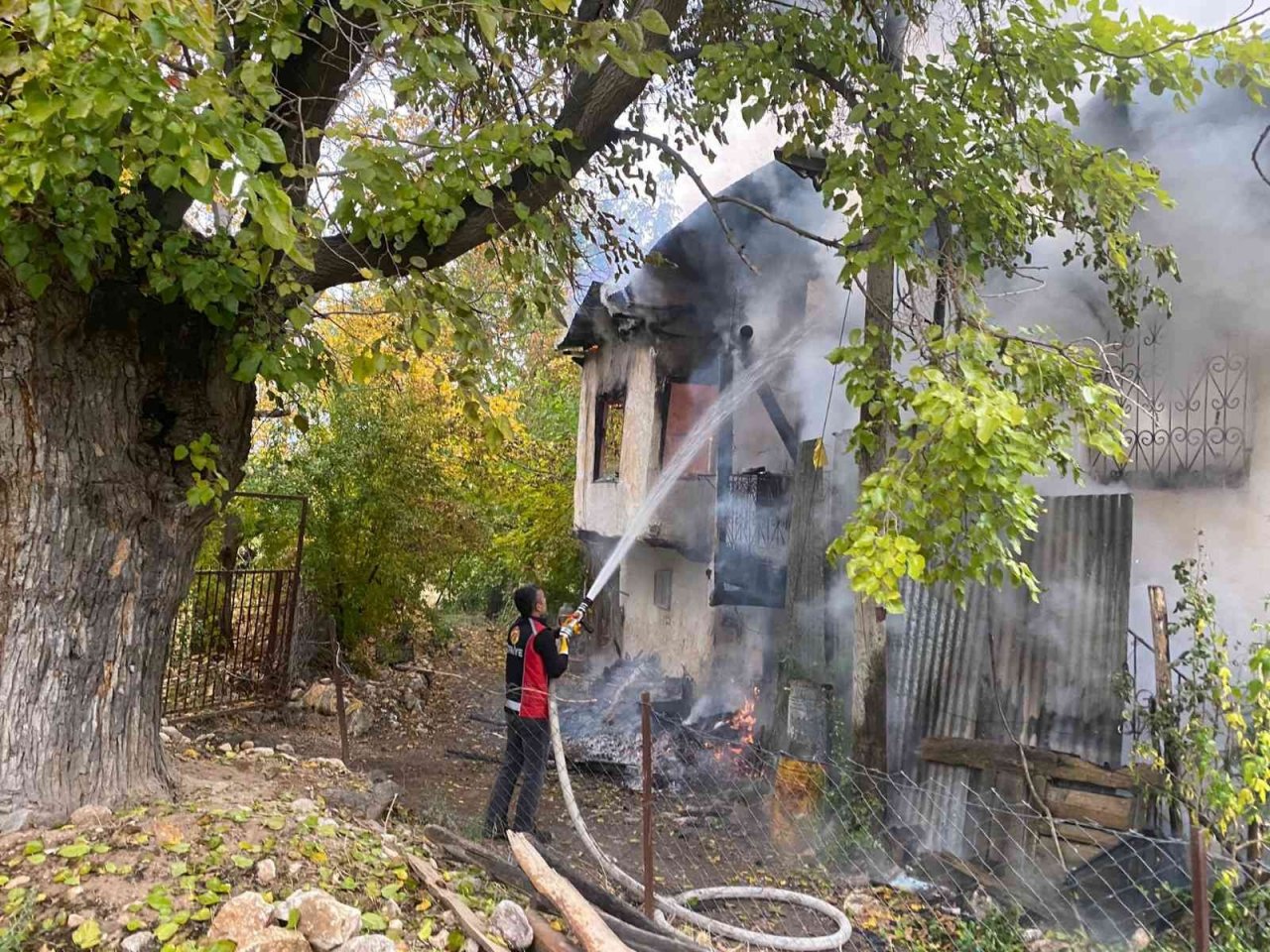 Elazığ’da yangın: 1 yaralı
