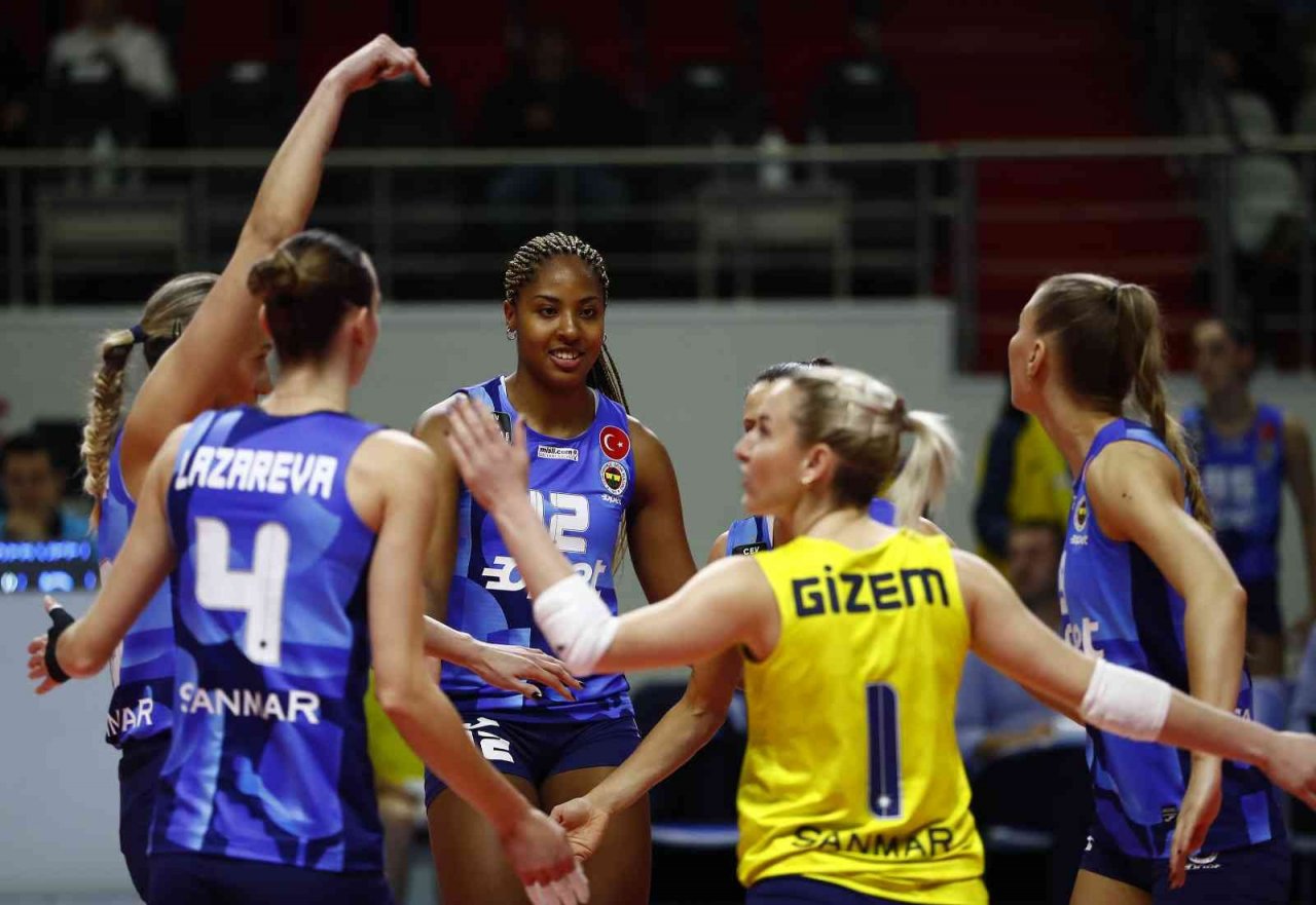 Sultanlar Ligi: Fenerbahçe Opet: 3 - PTT: 0