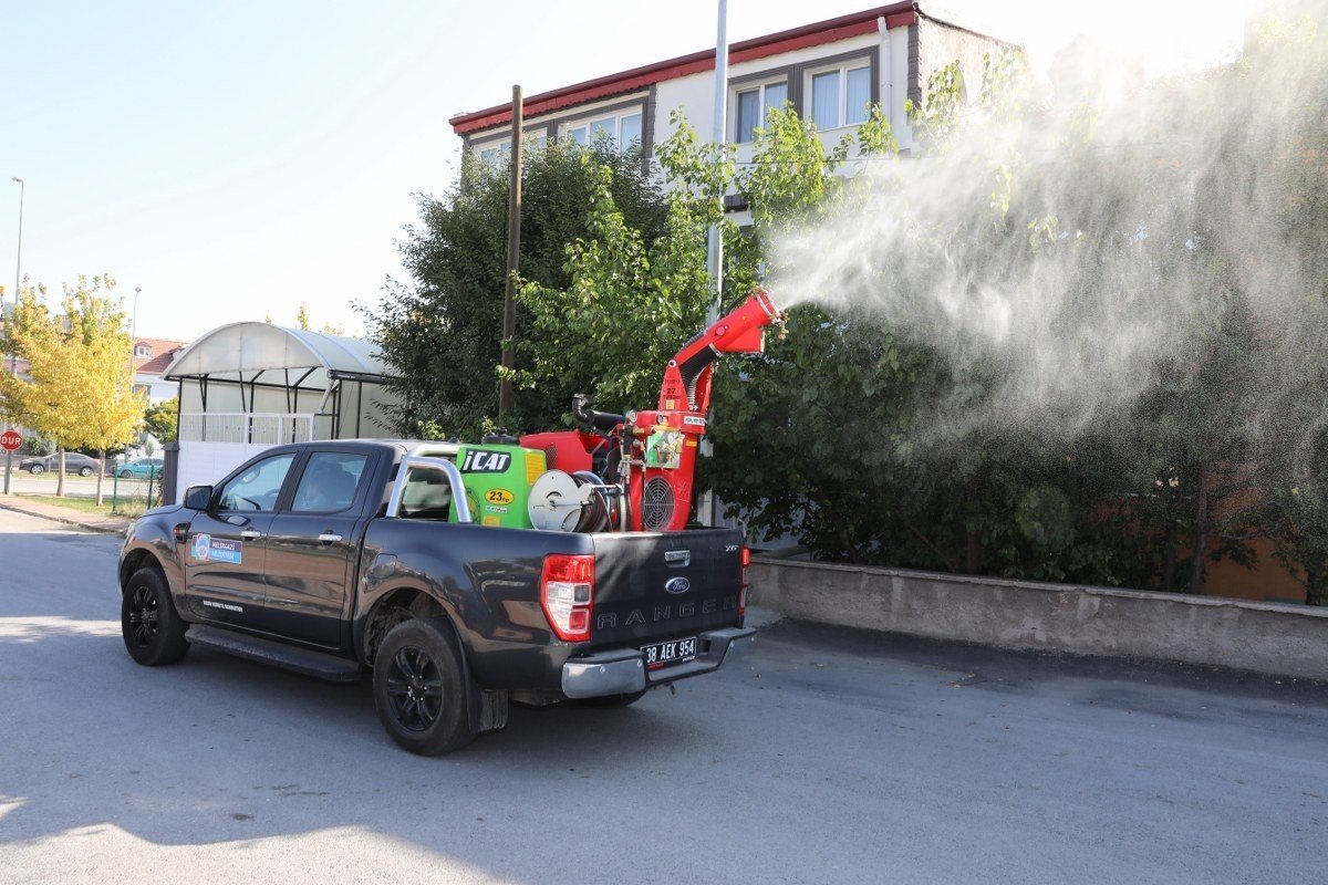 Melikgazi’de kış öncesi temizlik yoğunluğu