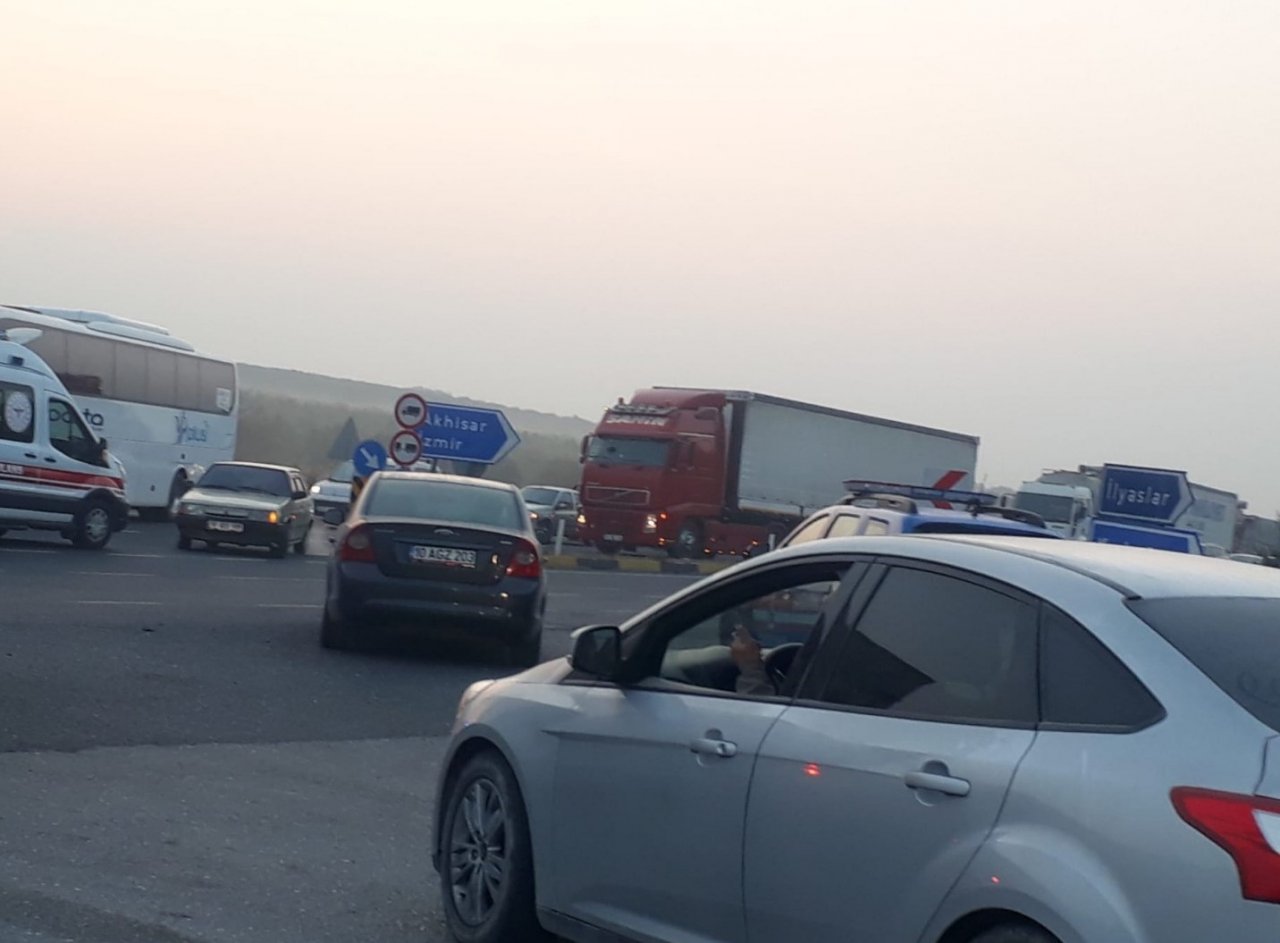 Manisa’da trafik kazası: 2 ölü 5 yaralı