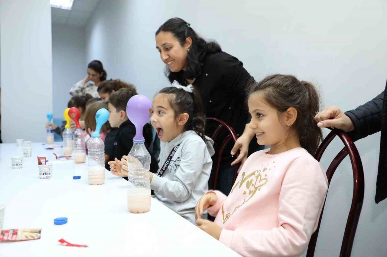 Mudanyalı çocuklar ara tatili deney atölyelerinde değerlendiriyor