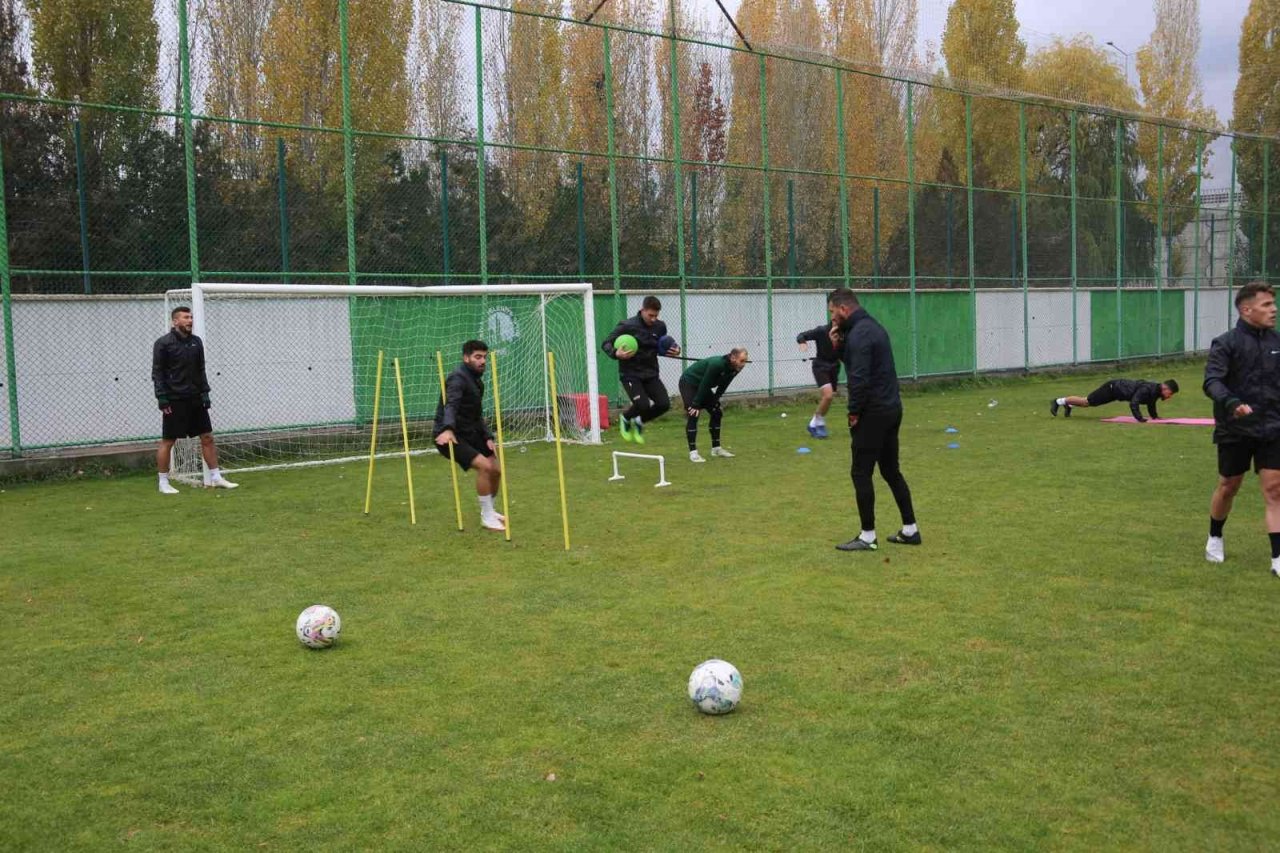 Sivas Belediyespor, İnegöl maçına hazırlanıyor