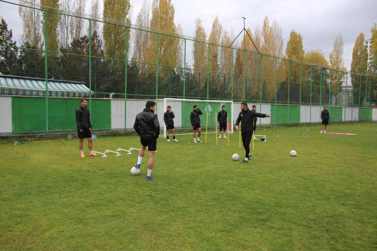 Sivas Belediyespor, İnegöl maçına hazırlanıyor