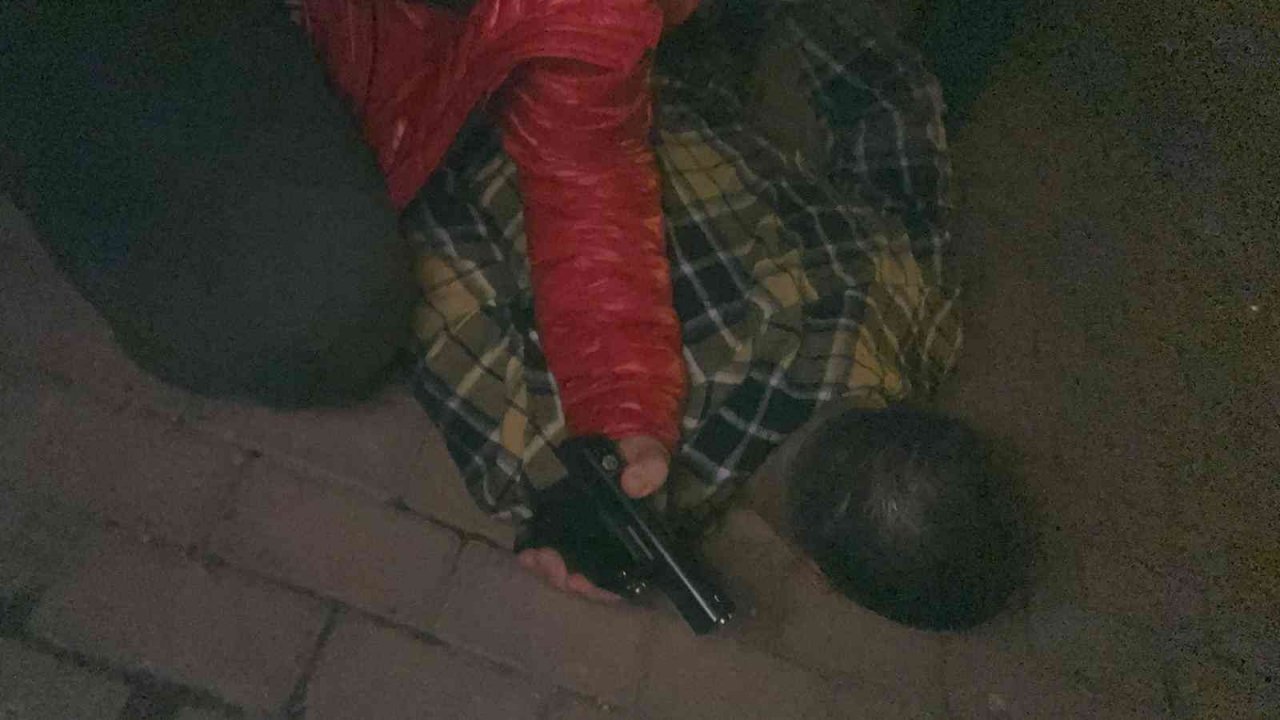 Yurt dışından gelen maden yüklü tırları gasp eden 11 kişi tutuklandı