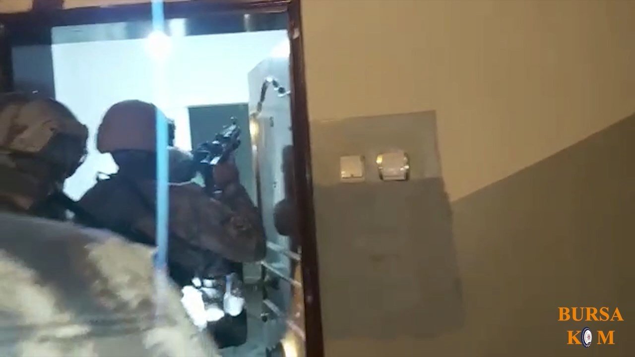 Yurt dışından gelen maden yüklü tırları gasp eden 11 kişi tutuklandı